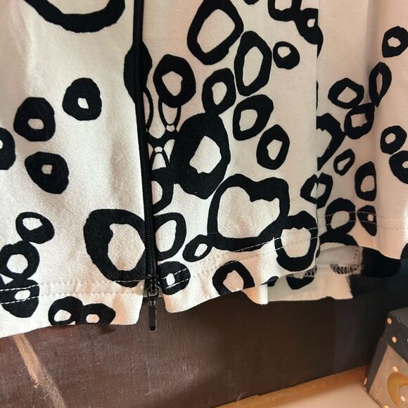 Joseph Ribkoff Black and White Circle Pattern Cardigan 14 - Picture 16 of 16